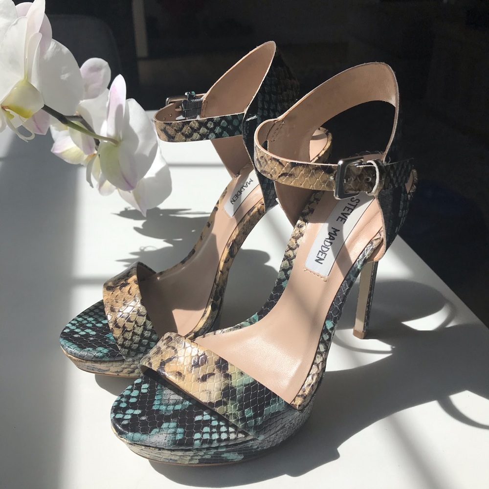 Steve Madden snake skin heels sz 5.5